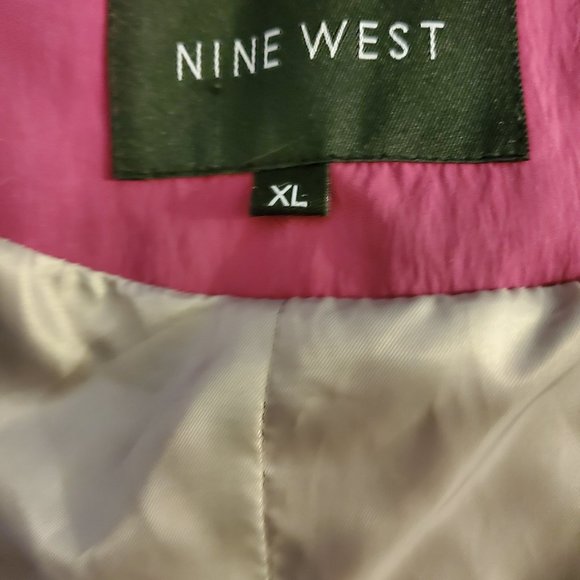 NINE WEST TRENCH COAT - Picture 3 of 3